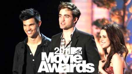 کریستین استوارت، رابرت پتینسون و تیلور لاتنر در مراسم mtv movie awards 2011